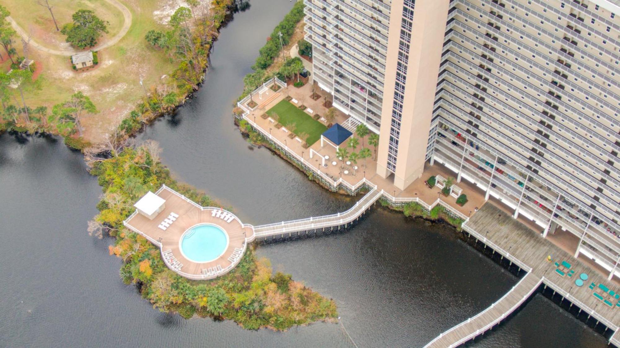 Coast Is Clear At Laketown Wharf #1225 By Nautical Holiday home *