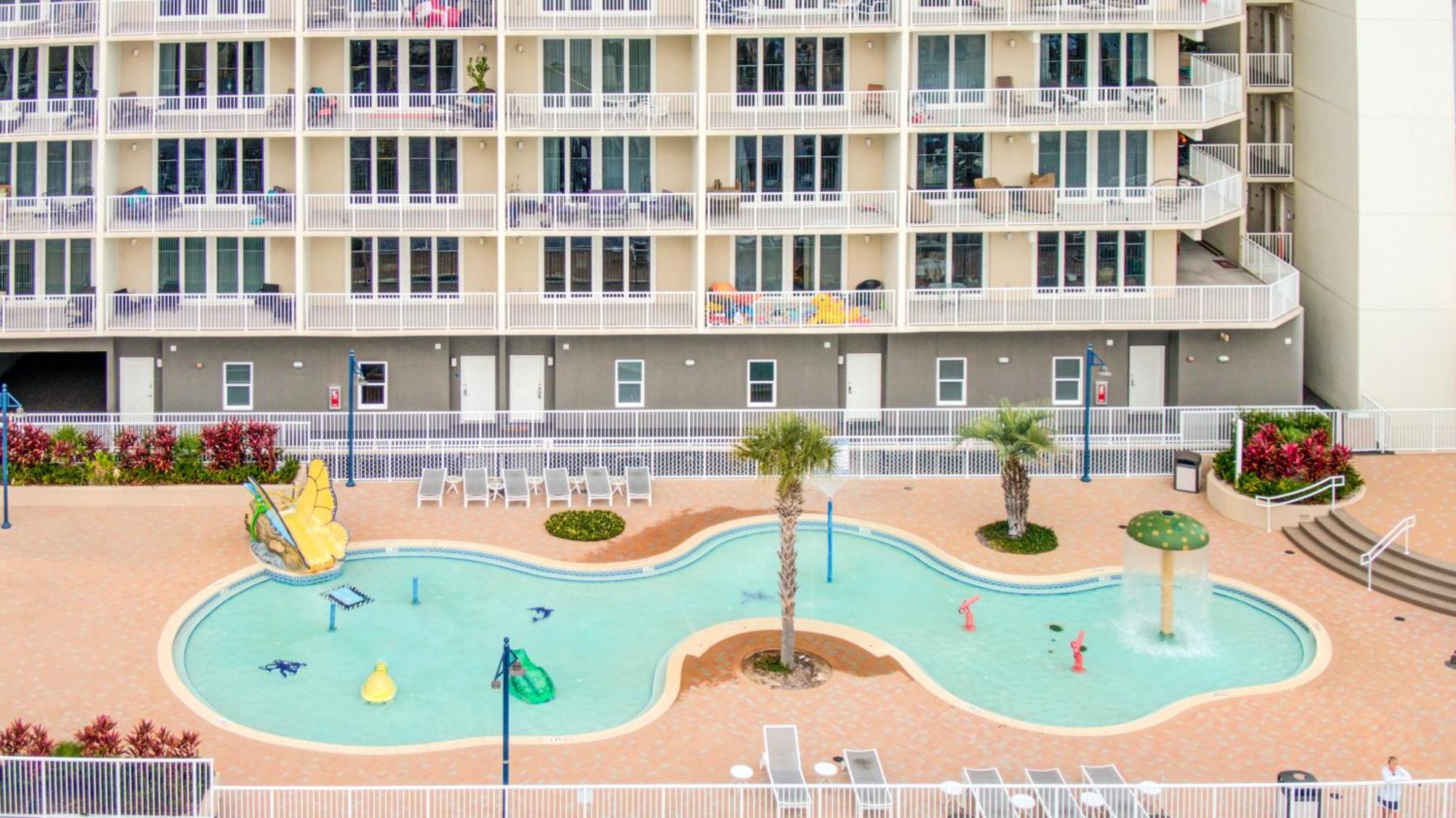 Coast Is Clear At Laketown Wharf #1225 By Nautical Holiday home *